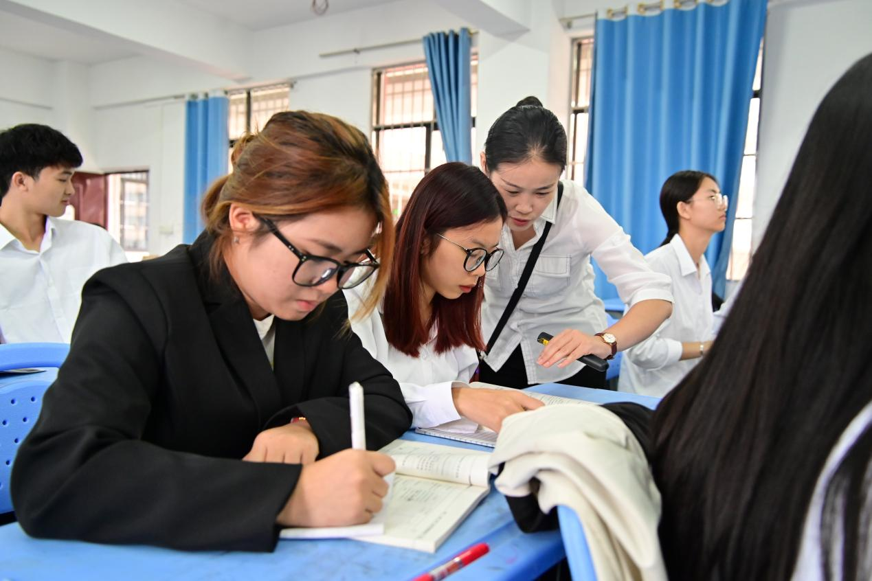 我院徐琳老师和卢桂玉老师参加学校20