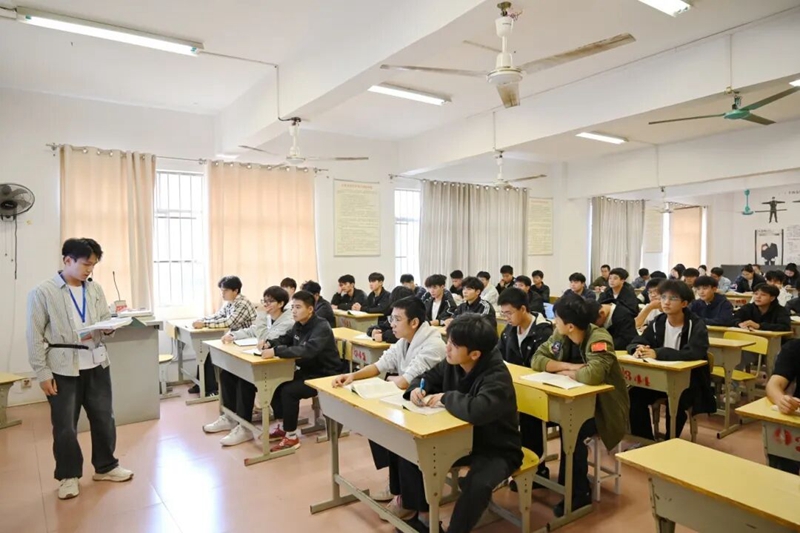 听评课堂提质效，立德树人开新局——我校开展2025年秋季学期教师公开