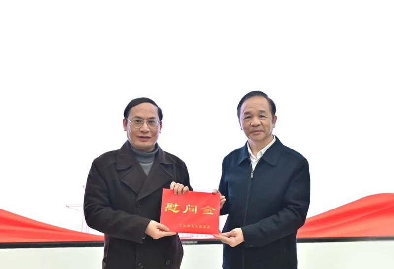 新春慰问暖校心 深情关怀促发展 | 百色市人大常委会主任周武红莅临